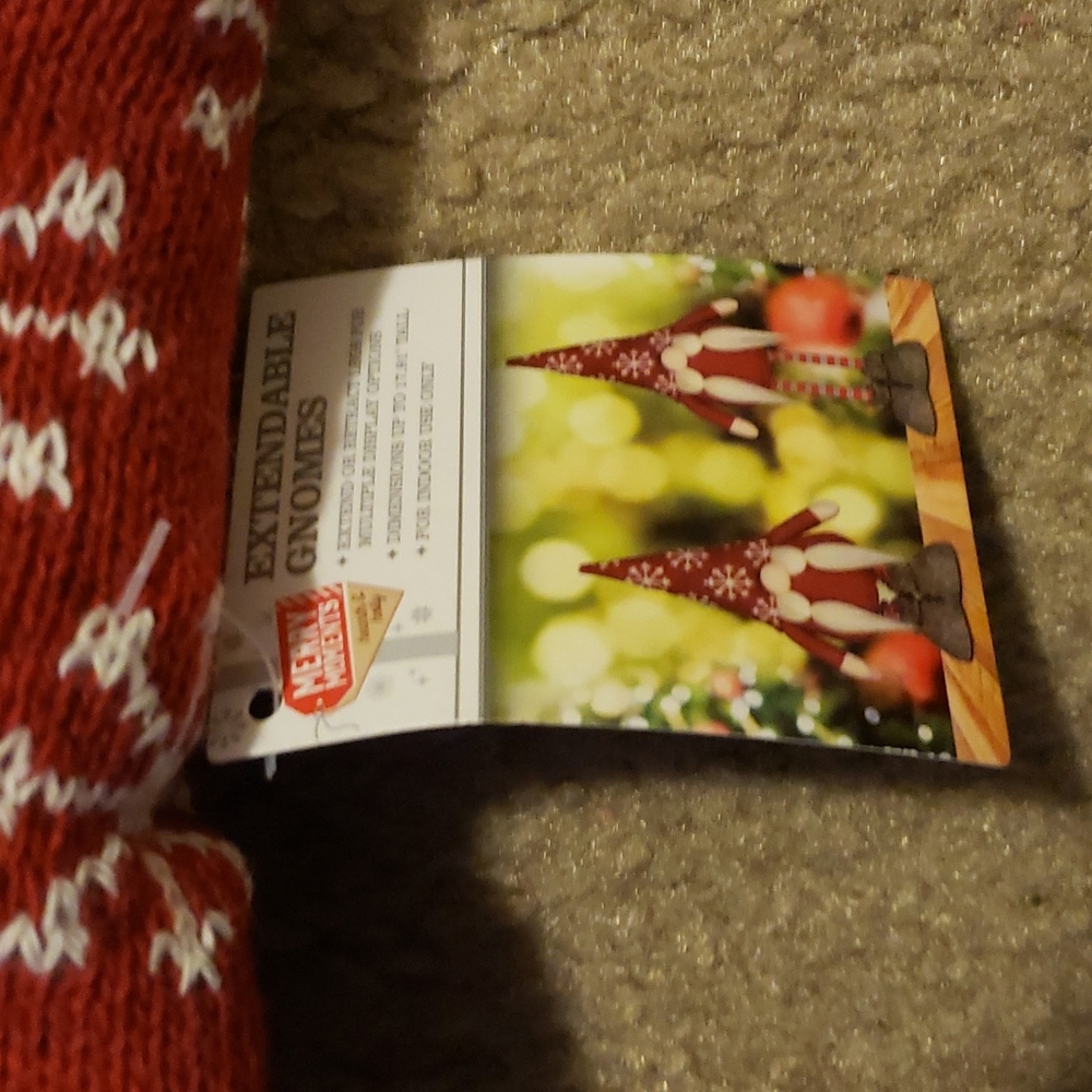 Merry Moments Extendable Gnomes - Picture 2 of 3